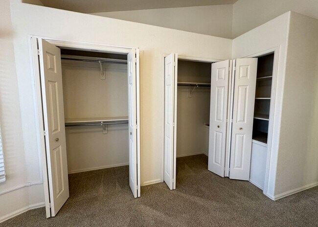 Building Photo - 6913 Yellowpine Dr