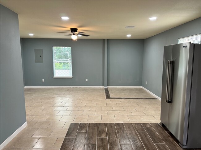 Building Photo - 6911 Bauman Rd