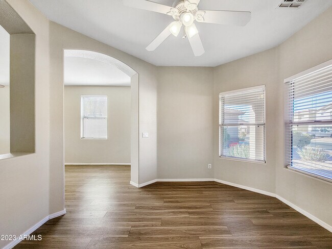 Building Photo - 14173 W Weldon Ave