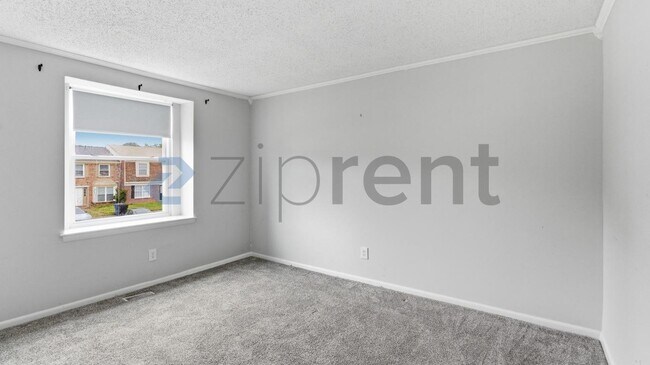 Building Photo - Unit