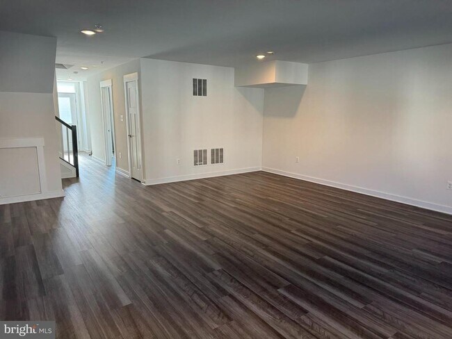 Building Photo - 417 Gillespie Dr