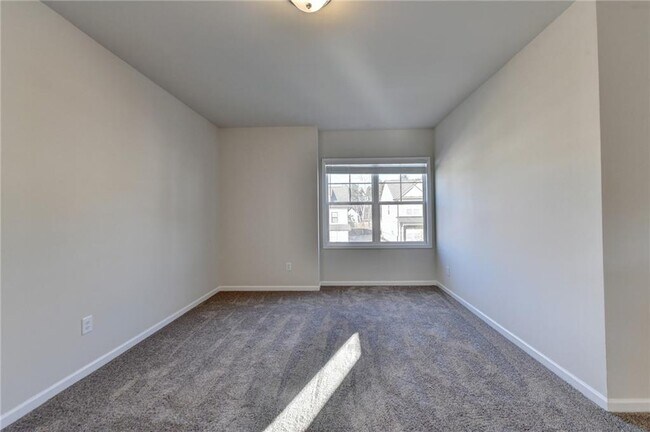 Building Photo - 1622 Dover Creek Ln