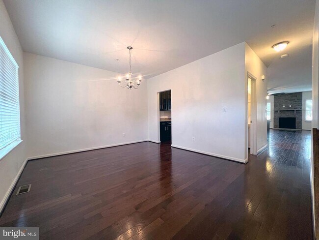 Building Photo - 312 Breeding Blvd
