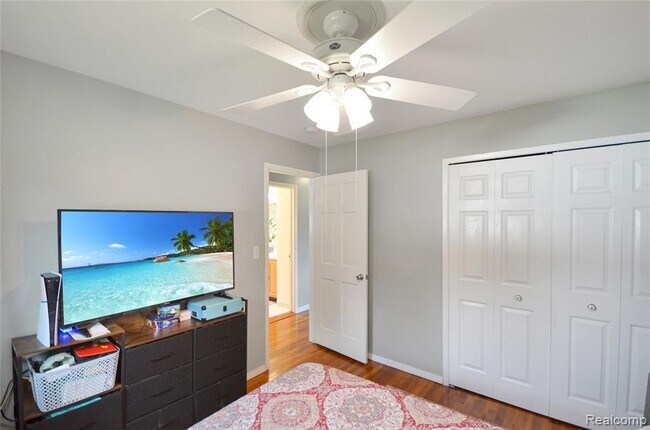 Building Photo - 37653 Longacre Dr