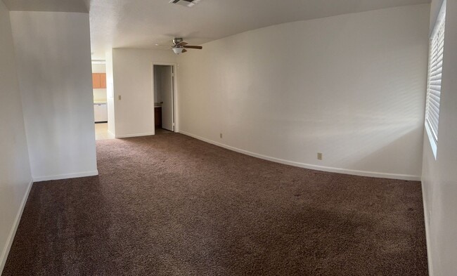 Building Photo - 2 bedroom, 1.5 baths, Boulder Hills condo