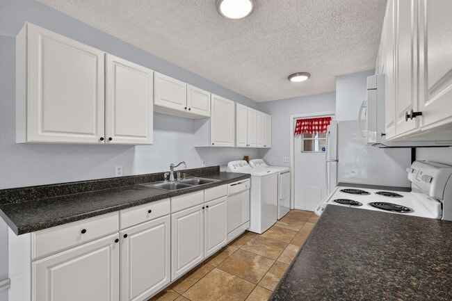 Building Photo - 12310 Tavares Ridge Ct