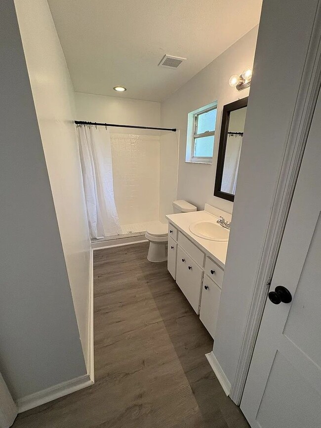 Building Photo - For rent in Lakeland