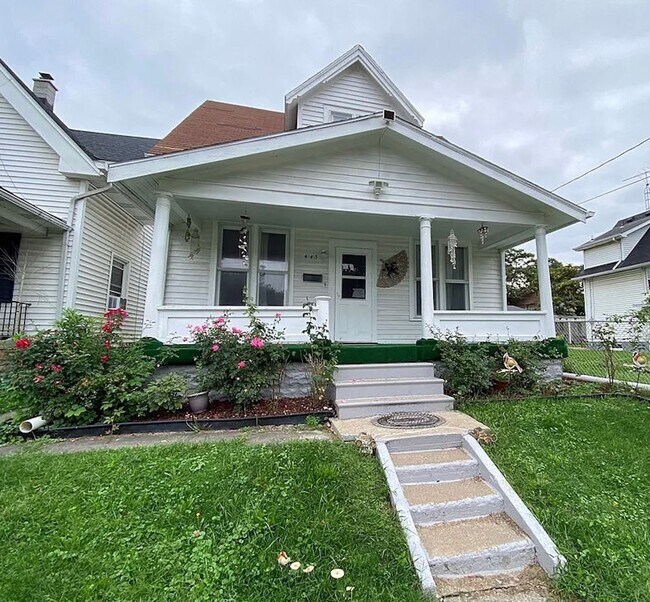 Building Photo - 3 Bedroom 1 Bath Located in East Toledo