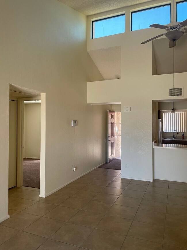 Building Photo - 1501 S Van Buren Ave