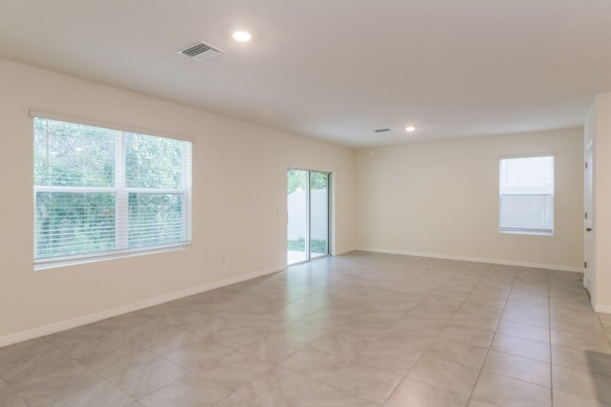 Building Photo - 7545 Cypress Walk Dr