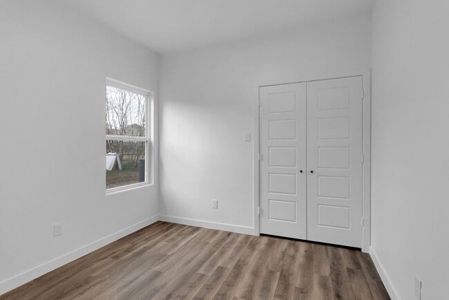 Building Photo - 106 Runnels St