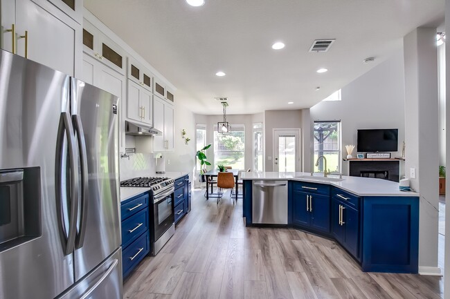 Building Photo - 2149 Paradise Ridge Dr