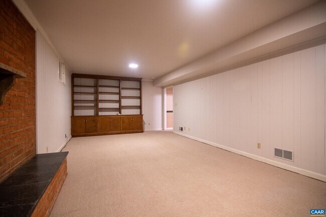 Building Photo - 1313 Grove Rd