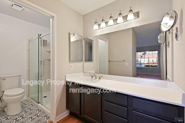Building Photo - 145 Glenwood