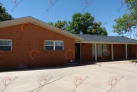 Building Photo - Updated 3 bedroom, 2 bath, & 2 car garage ...