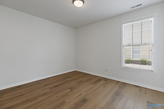 Building Photo - 307 Acorn Grove Ln SW
