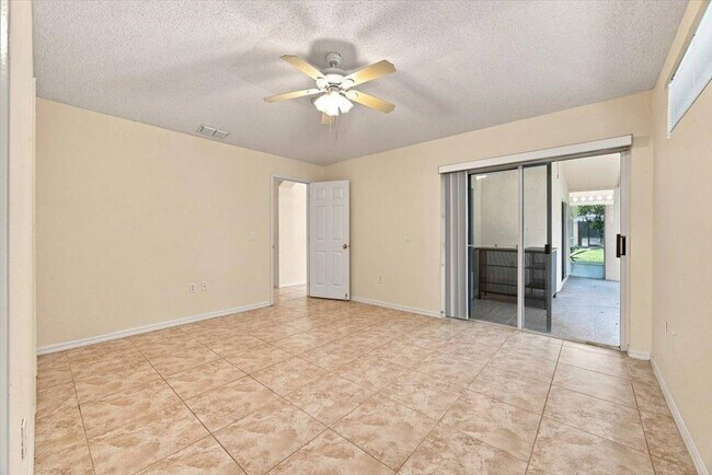 Building Photo - 2393 Paulette Dr