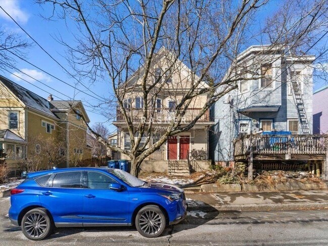 Building Photo - 31 Moore St