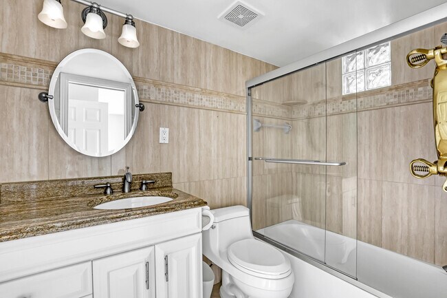 Building Photo - 1160 Hillsboro Mile