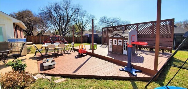 Building Photo - 5213 Valleydale Dr