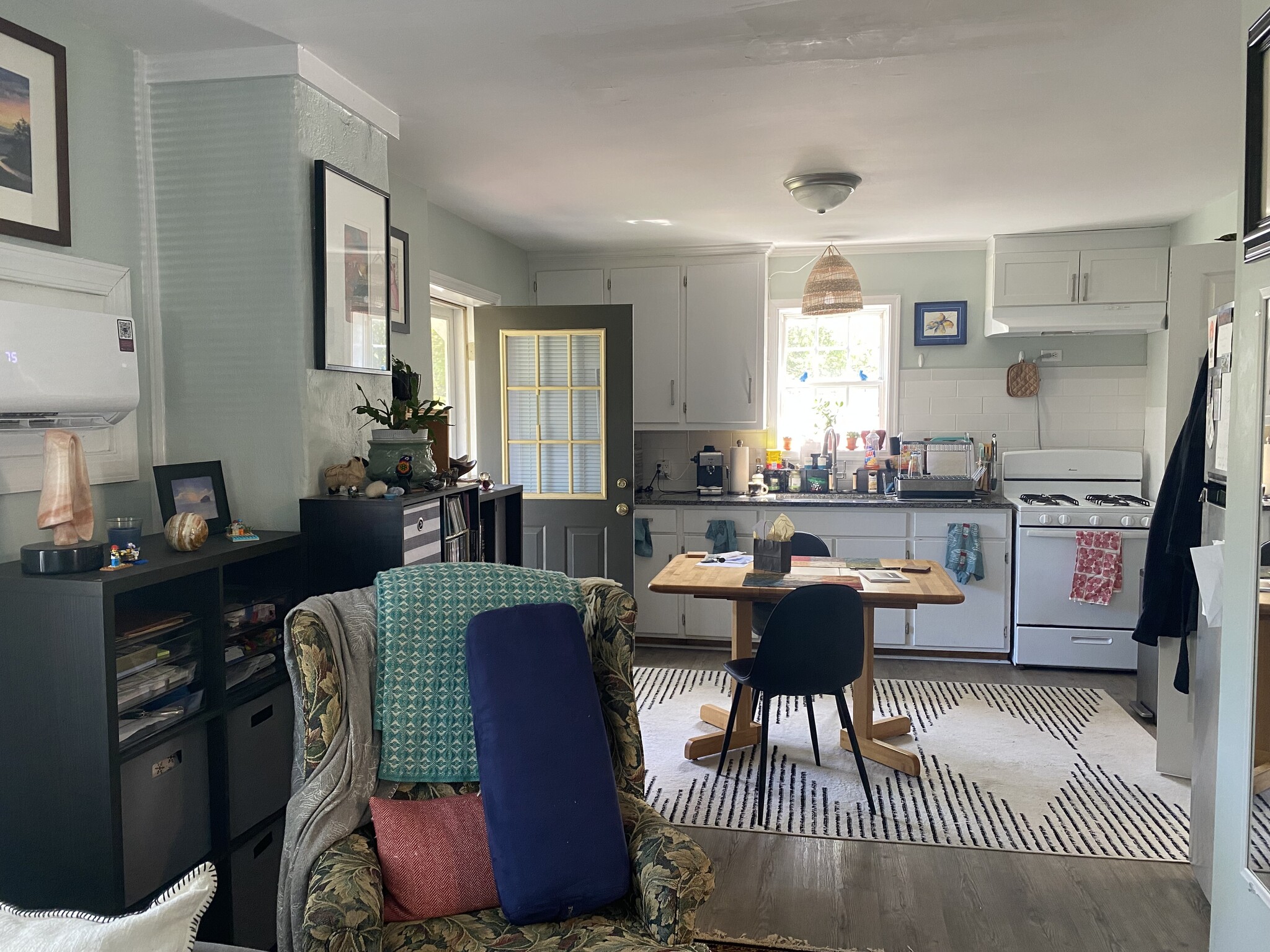 View to kitchen and entry door - 208 Meade Ave