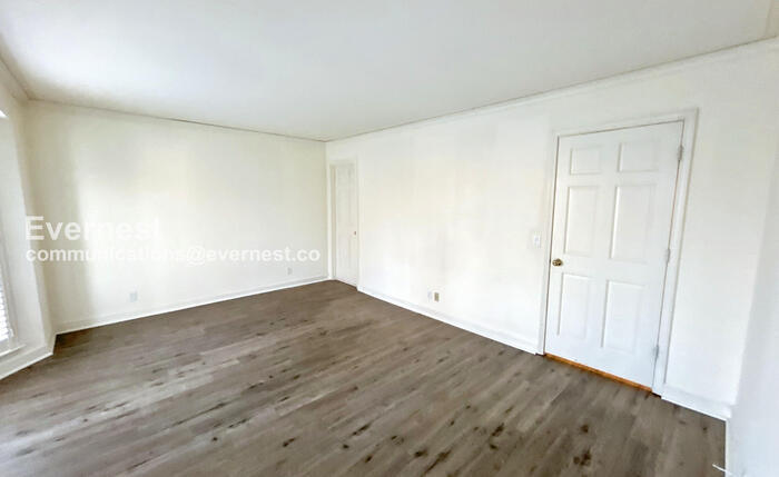 Building Photo - 107 Westover Park Ct