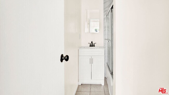 Building Photo - 705 S Adams St