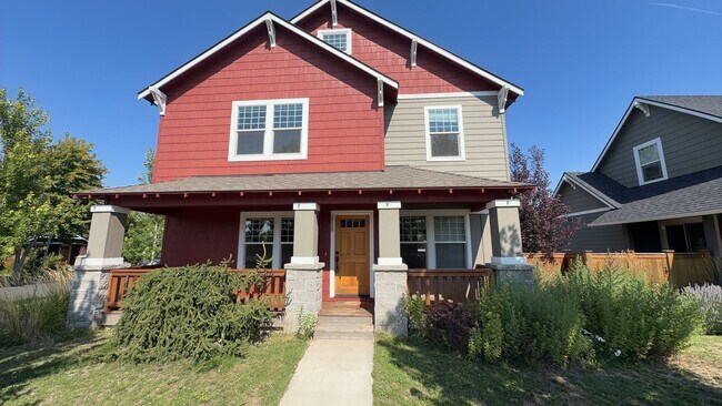 Building Photo - 2728 NE Black Oak Pl