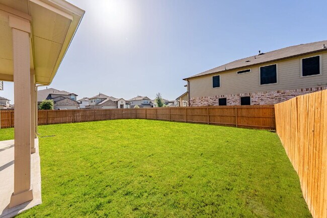 Building Photo - Spacious 5-Bedroom Rental on Oversized Cor...