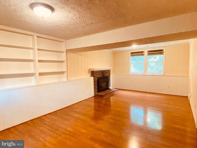Building Photo - 12676 Magna Carta Rd