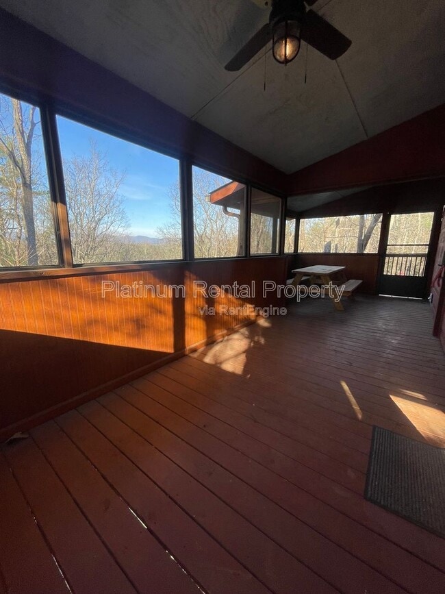 Building Photo - 265 Hound Dog Ln