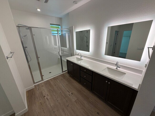 Building Photo - Bright and Spacious 5BD/3BA Condo in Desirable Boulevards Dublin Community!