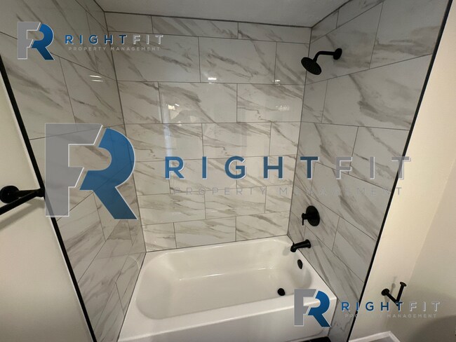 Building Photo - Victorian Charm in the Historic District