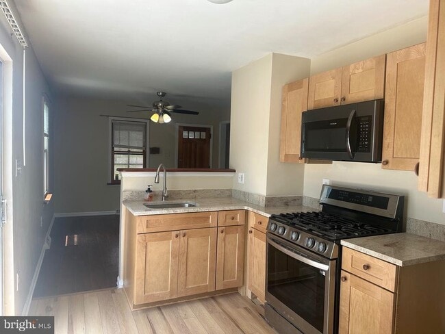 Building Photo - 316 Delsea Dr