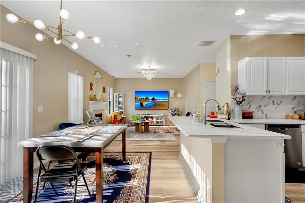 Building Photo - 10005 Lauren Hall Ct