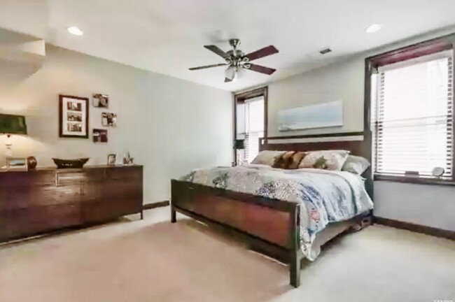 Master bedroom - 4540 Lindell Blvd