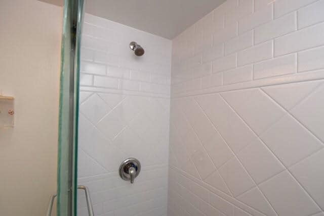 Building Photo - 1018 NE 25th Ave