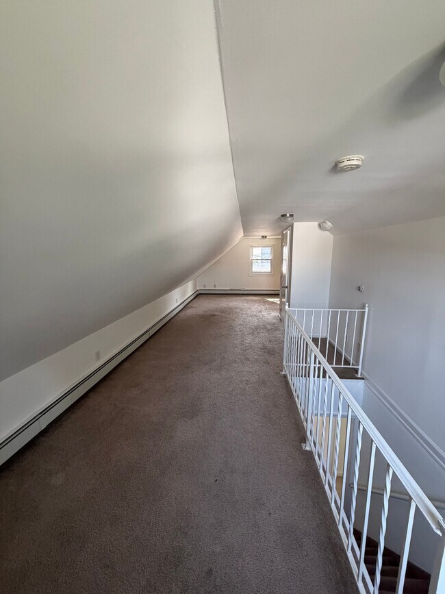 Building Photo - 98 Craske St
