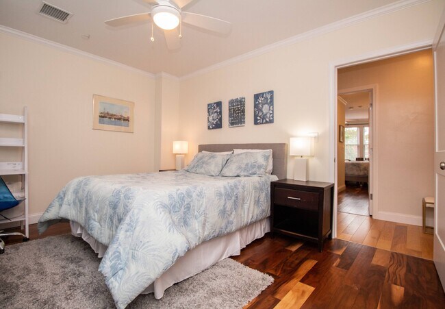 Building Photo - 1008 Tremont St