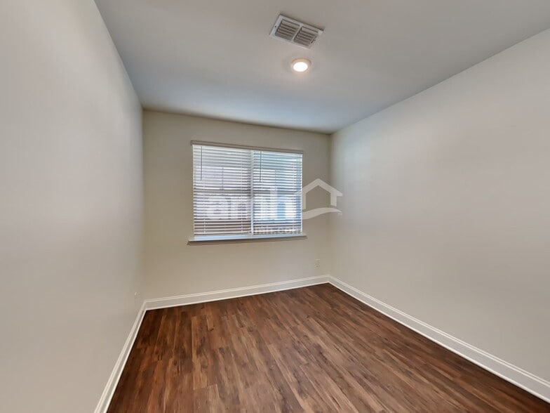 Building Photo - 626 Rivermist Dr