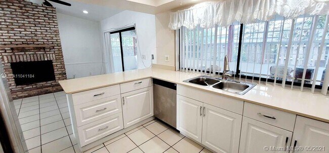 Building Photo - 6991 NW 20th Ct