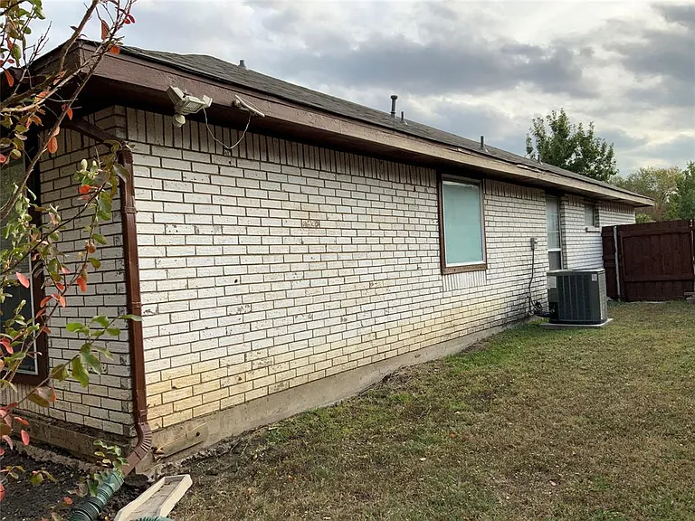 Building Photo - 624 Beatty Dr