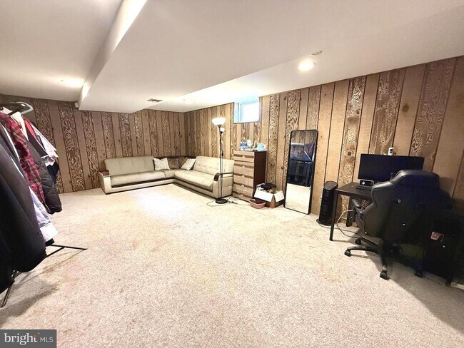 Building Photo - 13042 Trina Dr