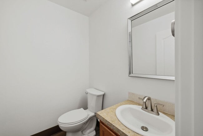 Building Photo - 3 Bedroom Kuna home with Fenced back yard - Pets Welcome!!