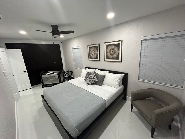 Building Photo - 680 E 8th Ave