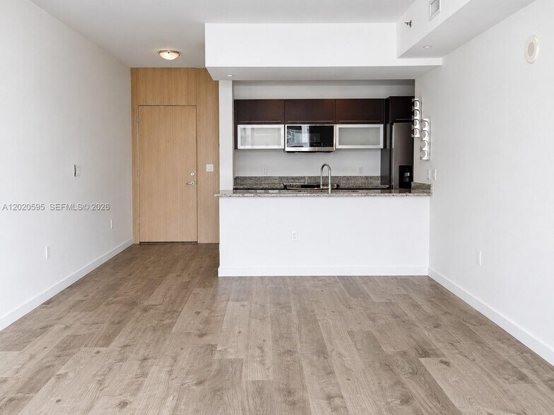 Building Photo - 951 Brickell Ave