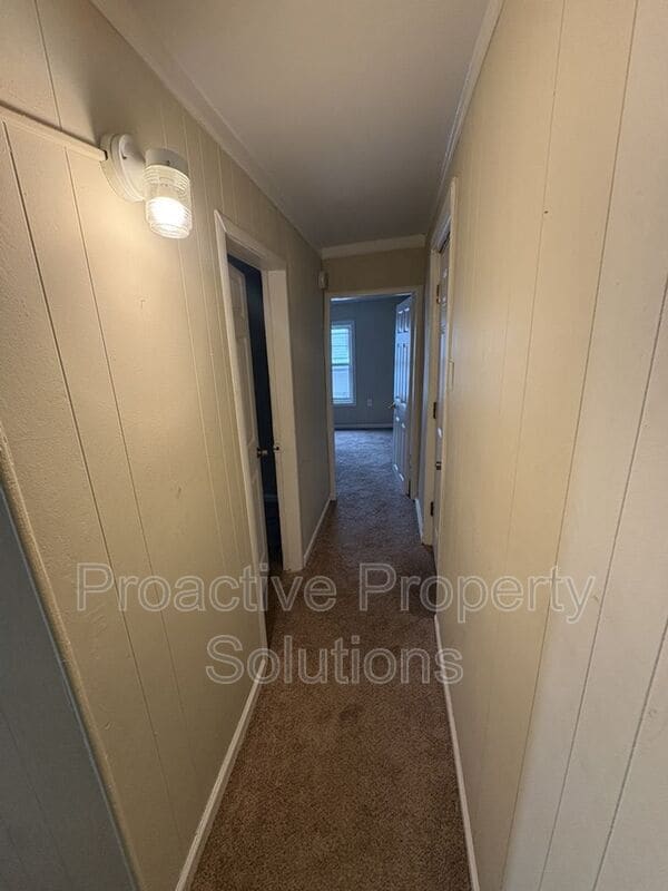 Building Photo - 850-850 Capouse Ave