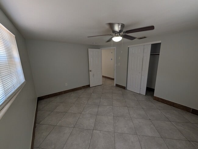 Building Photo - 10828 Hillcrest Ave