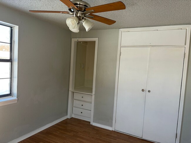 Building Photo - 1816 Lariet Ln
