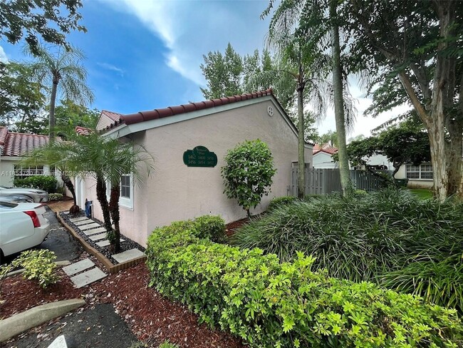 Building Photo - 1462 Springside Dr